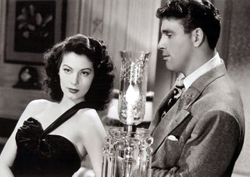 Ava Gardner and Burt Lancaster in THE KILLERS